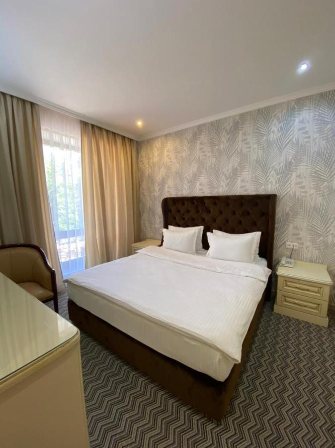 Barhat Hotel & Spa Taraz Exterior photo