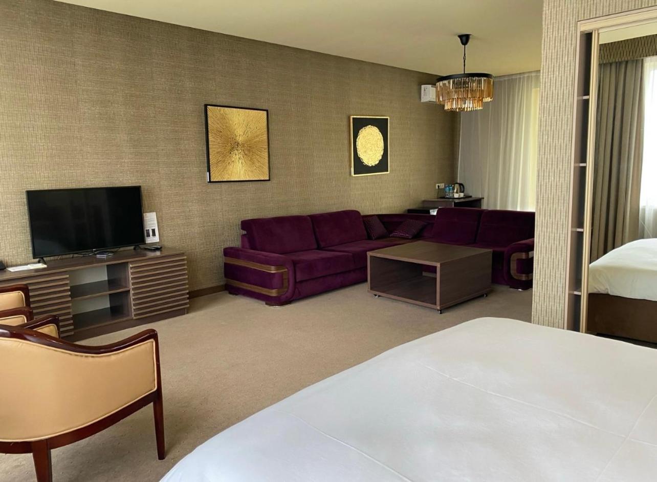 Barhat Hotel & Spa Taraz Exterior photo