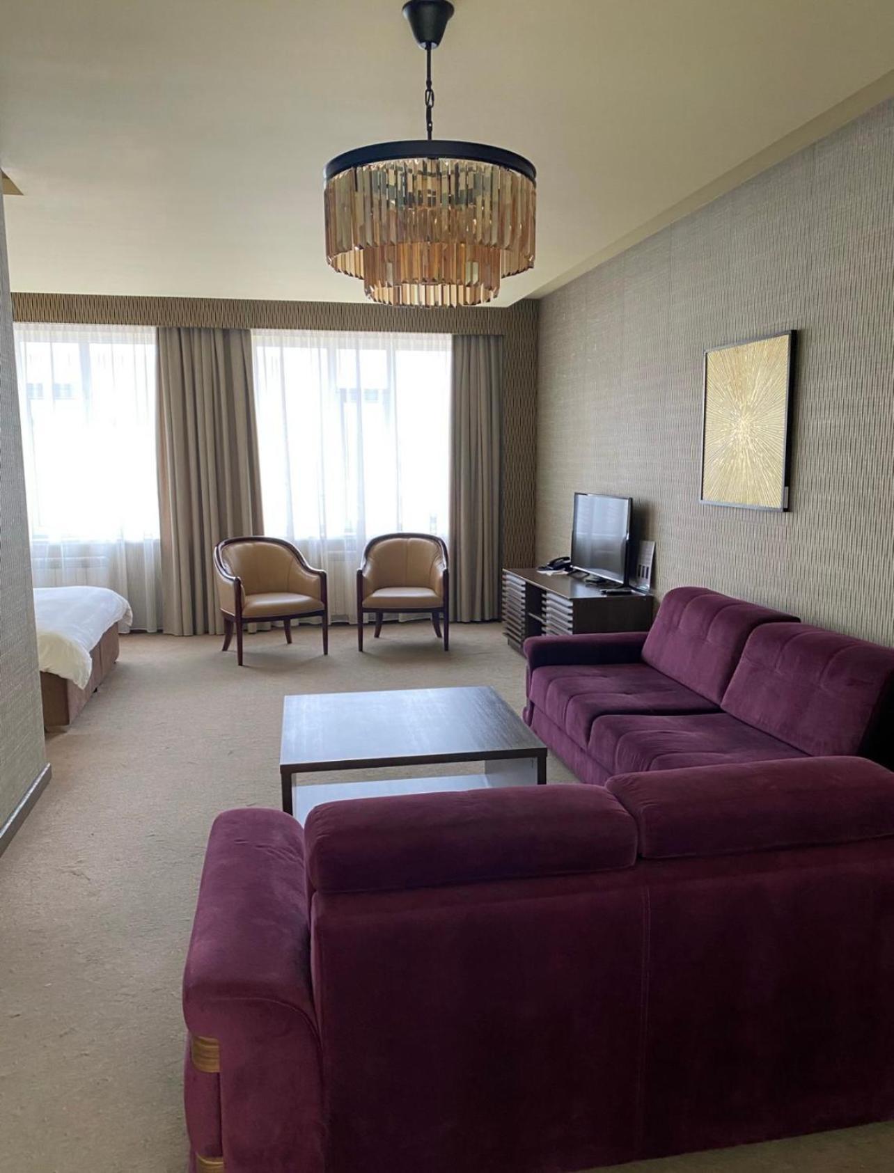 Barhat Hotel & Spa Taraz Exterior photo
