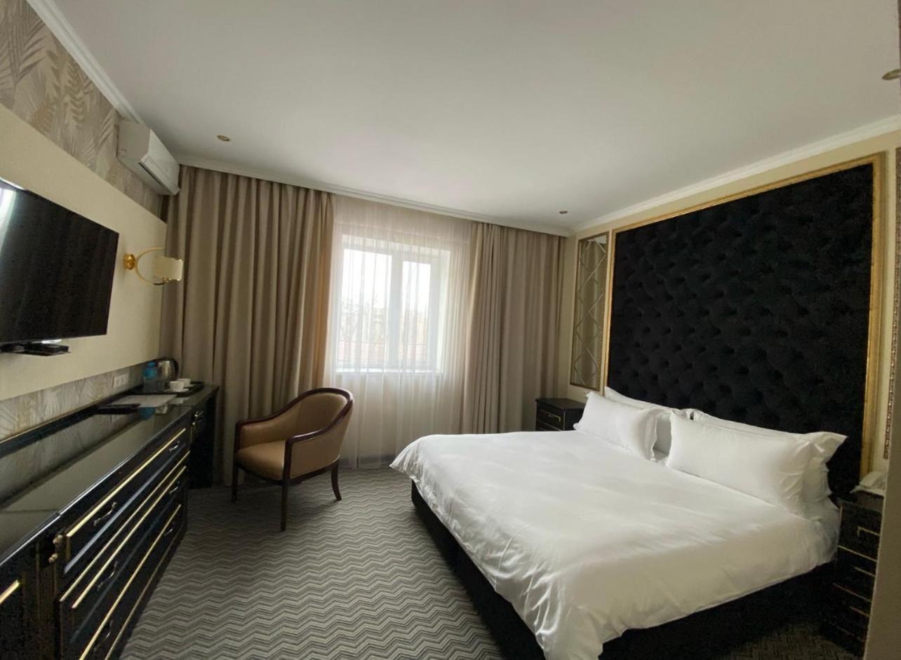 Barhat Hotel & Spa Taraz Exterior photo