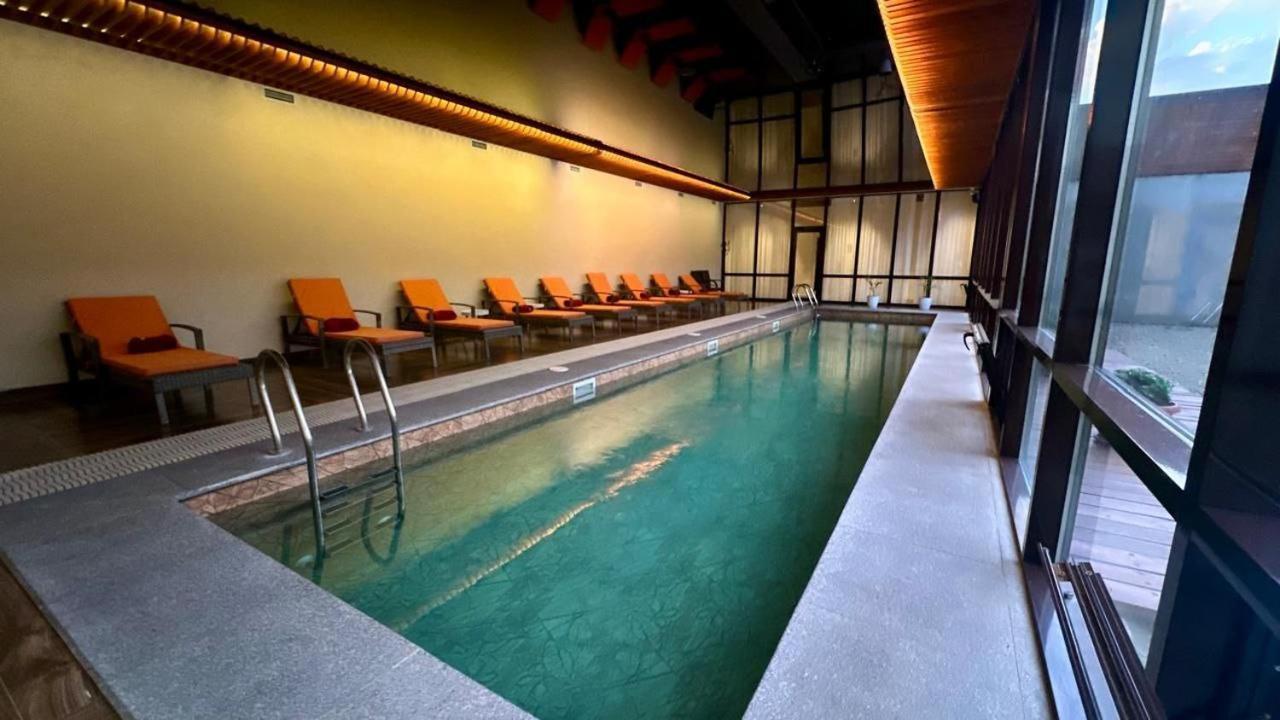 Barhat Hotel & Spa Taraz Exterior photo