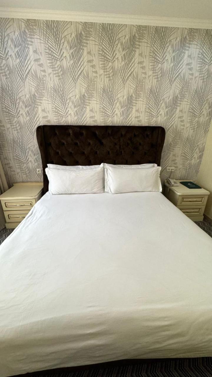 Barhat Hotel & Spa Taraz Exterior photo