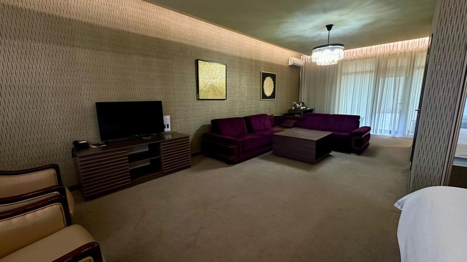 Barhat Hotel & Spa Taraz Exterior photo
