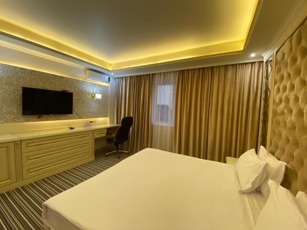 Barhat Hotel & Spa Taraz Exterior photo
